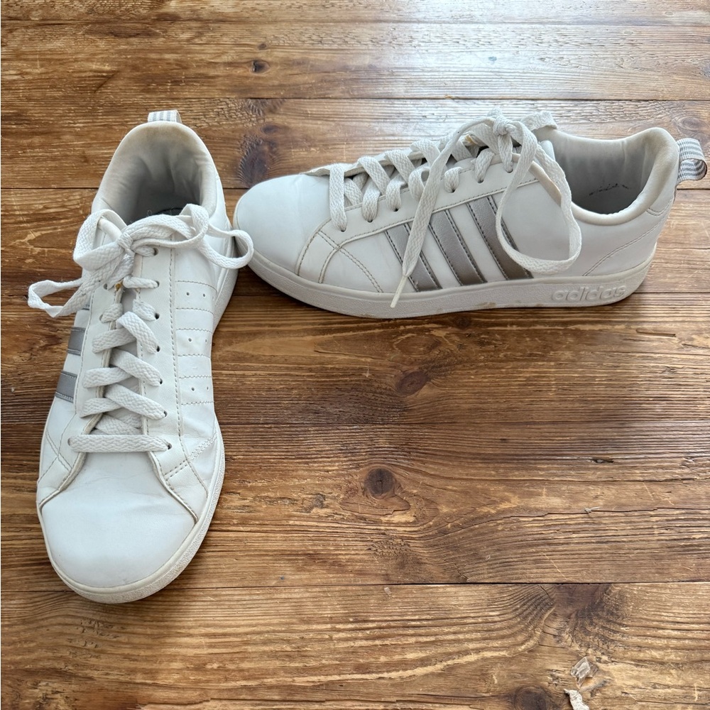 Adidas VS Advantage Tennis Sneakers BB7248 White Silver Athletic Women's 7.5 EUC